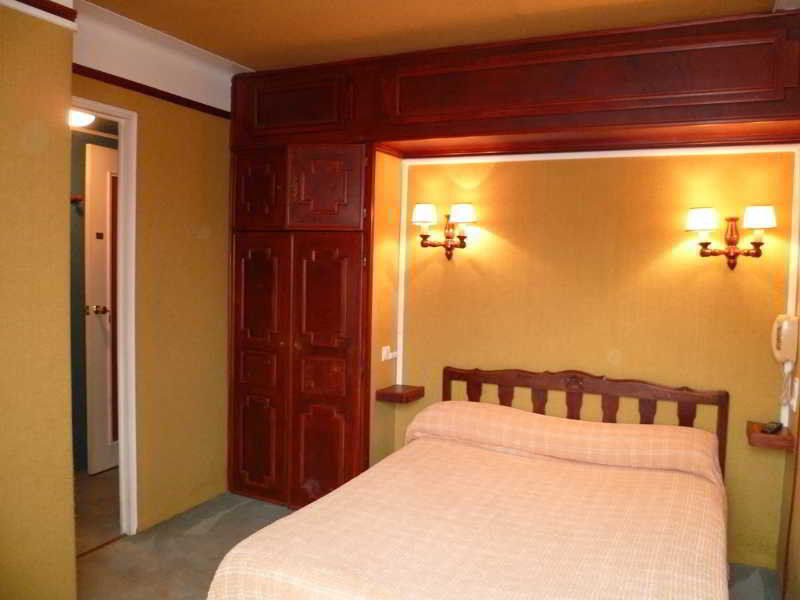 פרפיניין Hotel Pb - Paris-Barcelone מראה חיצוני תמונה