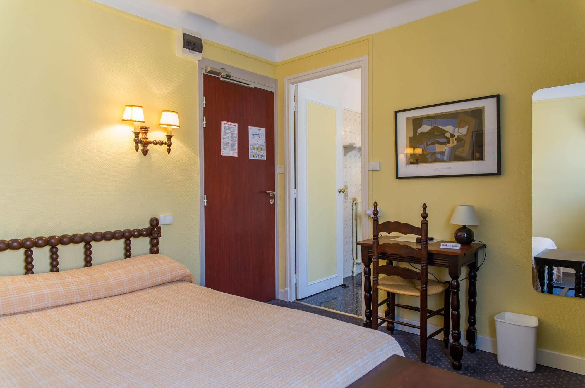 פרפיניין Hotel Pb - Paris-Barcelone מראה חיצוני תמונה