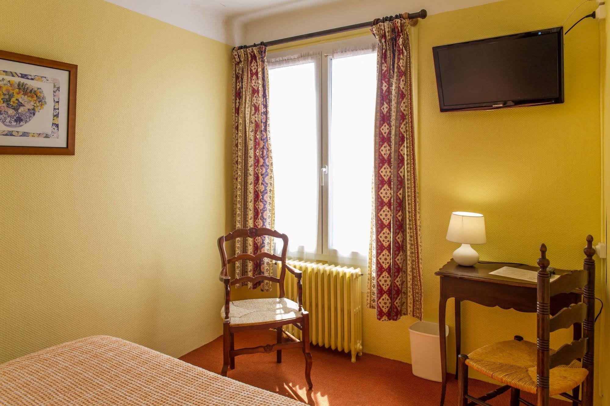 פרפיניין Hotel Pb - Paris-Barcelone מראה חיצוני תמונה