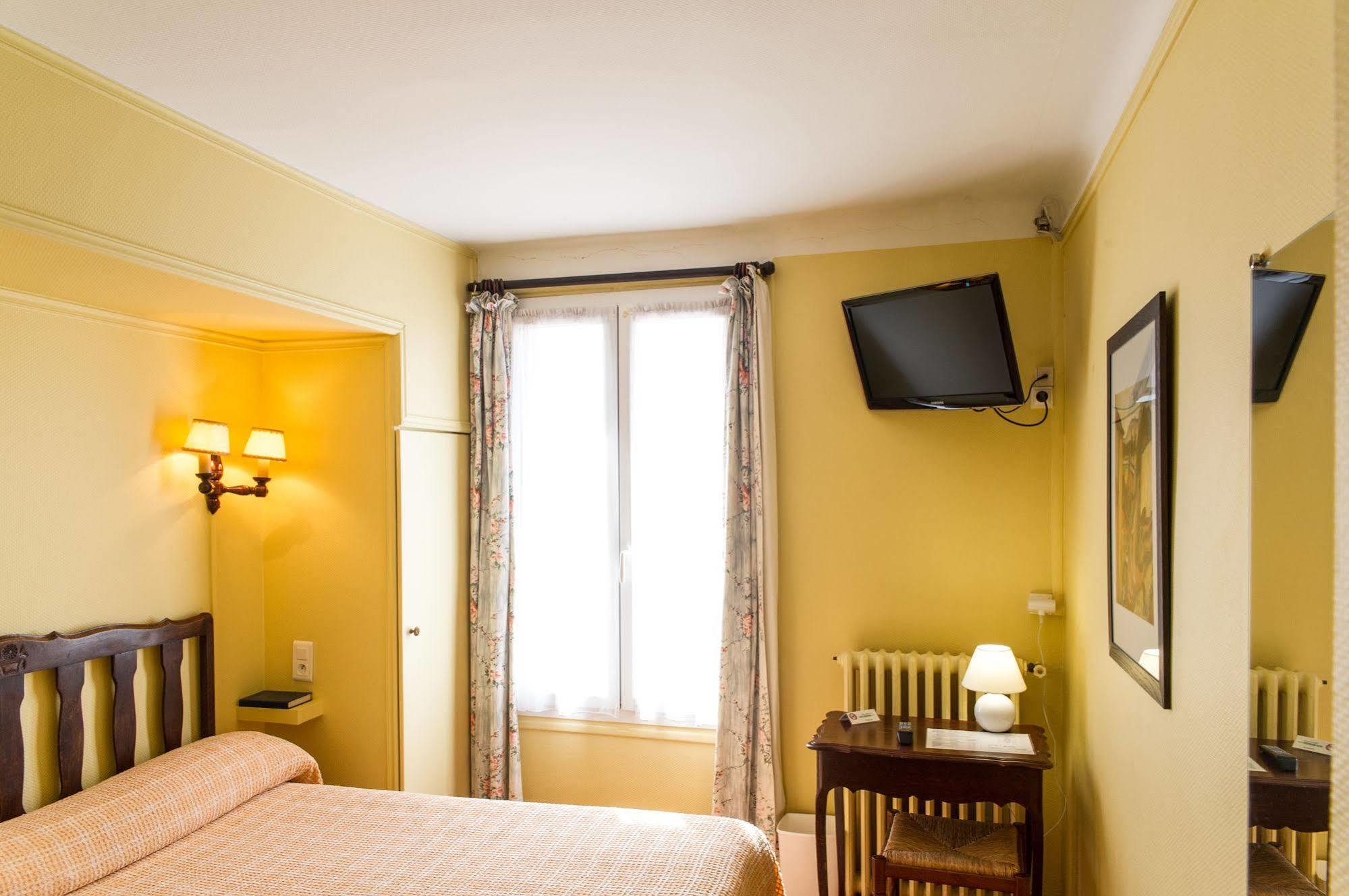 פרפיניין Hotel Pb - Paris-Barcelone מראה חיצוני תמונה