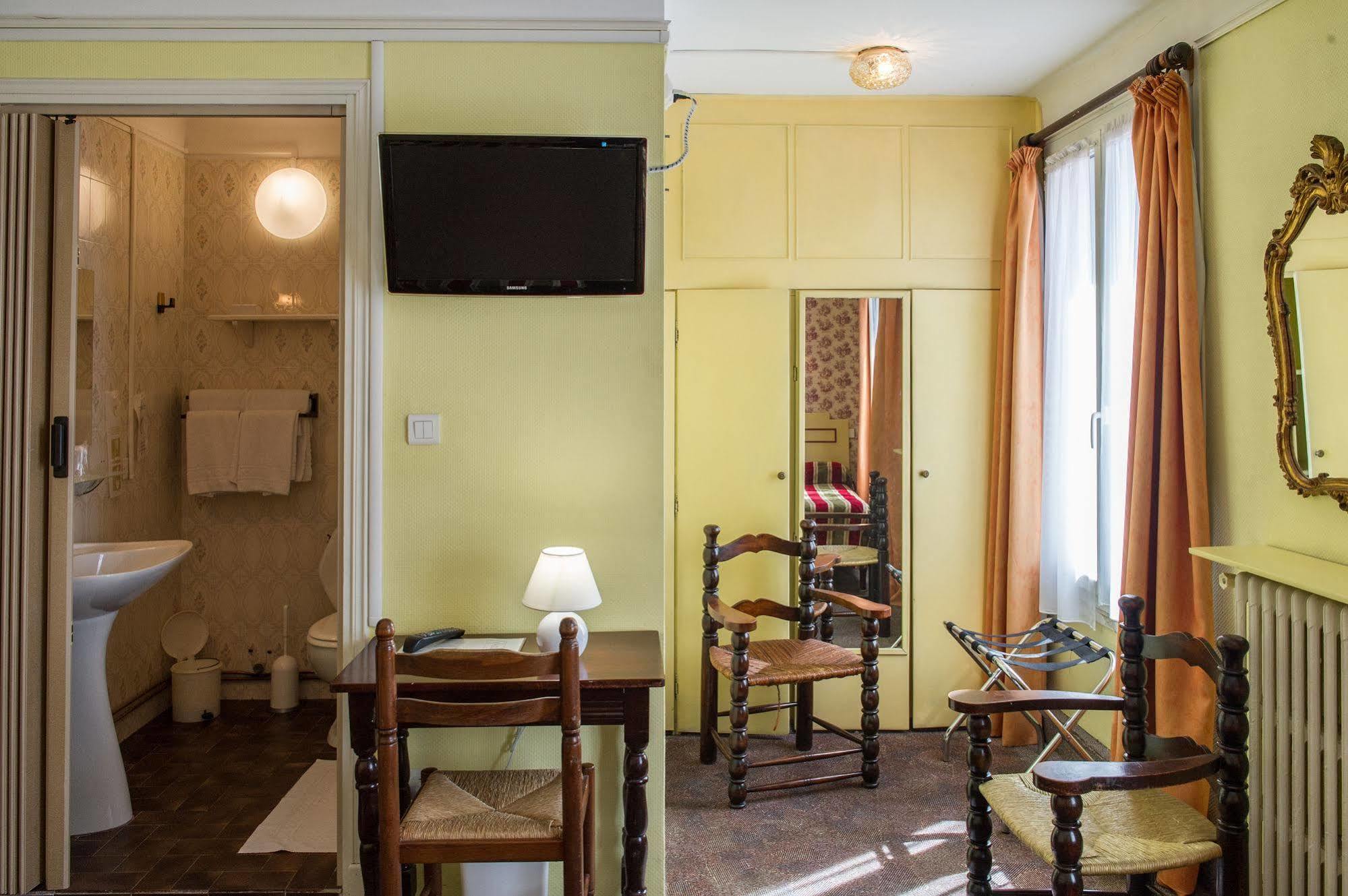 פרפיניין Hotel Pb - Paris-Barcelone מראה חיצוני תמונה